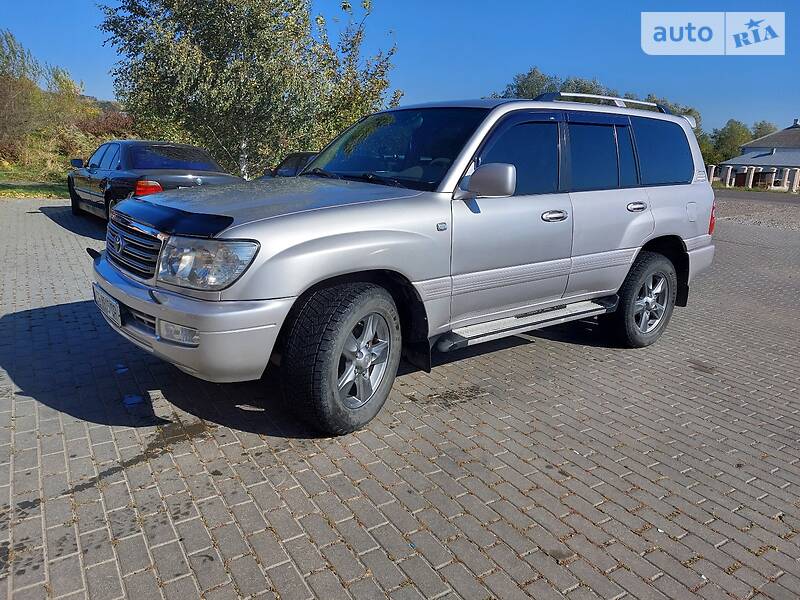 Toyota Land Cruiser 100