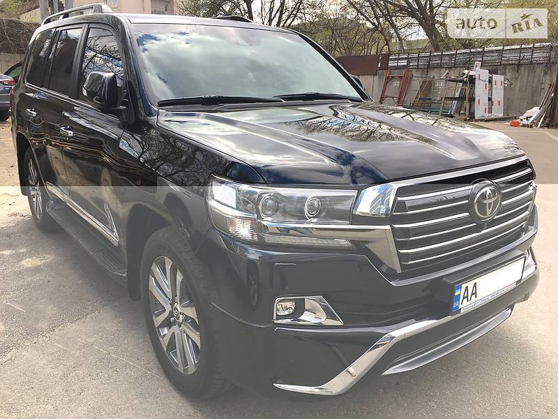 Toyota Land Cruiser 2017 года