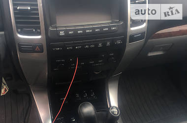 Позашляховик / Кросовер Toyota Land Cruiser Prado 2005 в 