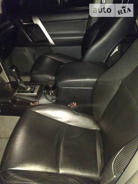 Позашляховик / Кросовер Toyota Land Cruiser Prado 2010 в Запоріжжі