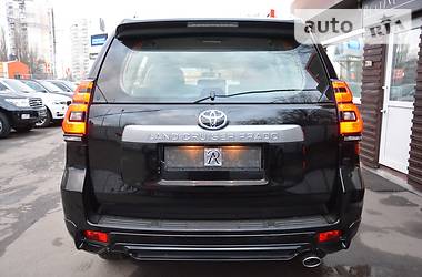 Позашляховик / Кросовер Toyota Land Cruiser Prado 2020 в 