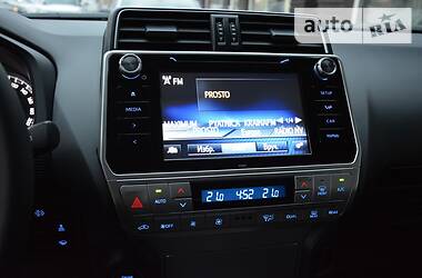 Позашляховик / Кросовер Toyota Land Cruiser Prado 2020 в 