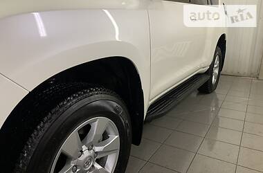Позашляховик / Кросовер Toyota Land Cruiser Prado 2019 в  фото 12 Позашляховик / Кросовер Toyota Land Cruiser Prado 2019 в