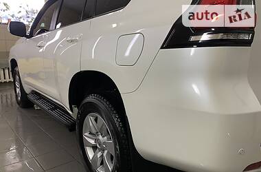Позашляховик / Кросовер Toyota Land Cruiser Prado 2019 в  фото 17 Позашляховик / Кросовер Toyota Land Cruiser Prado 2019 в