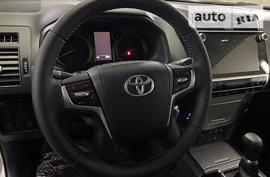 Позашляховик / Кросовер Toyota Land Cruiser Prado 2019 в 