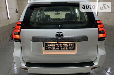 Позашляховик / Кросовер Toyota Land Cruiser Prado 2019 в 