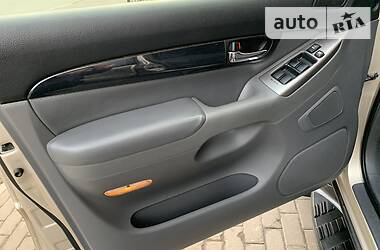 Позашляховик / Кросовер Toyota Land Cruiser Prado 2009 в 