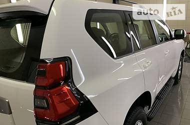 Позашляховик / Кросовер Toyota Land Cruiser Prado 2019 в 