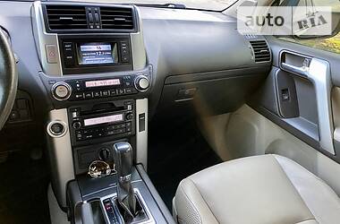 Позашляховик / Кросовер Toyota Land Cruiser Prado 2011 в 