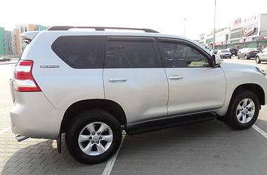Позашляховик / Кросовер Toyota Land Cruiser Prado 2013 в 