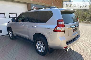 Позашляховик / Кросовер Toyota Land Cruiser Prado 2016 в 