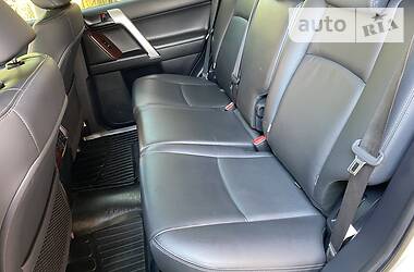 Позашляховик / Кросовер Toyota Land Cruiser Prado 2016 в 