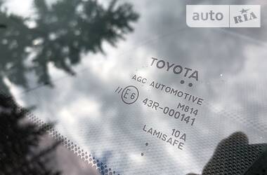 Позашляховик / Кросовер Toyota Land Cruiser Prado 2012 в 
