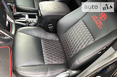 Позашляховик / Кросовер Toyota Land Cruiser Prado 2012 в 