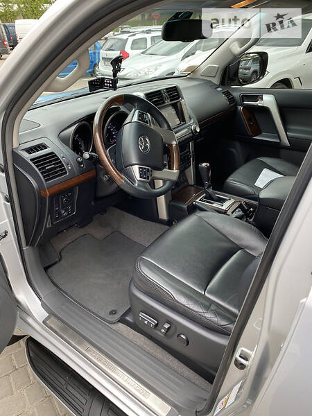 Позашляховик / Кросовер Toyota Land Cruiser Prado 2013 в Львові