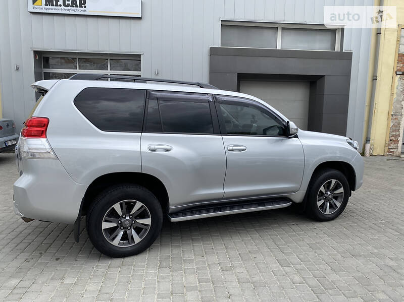 Позашляховик / Кросовер Toyota Land Cruiser Prado 2013 в Львові