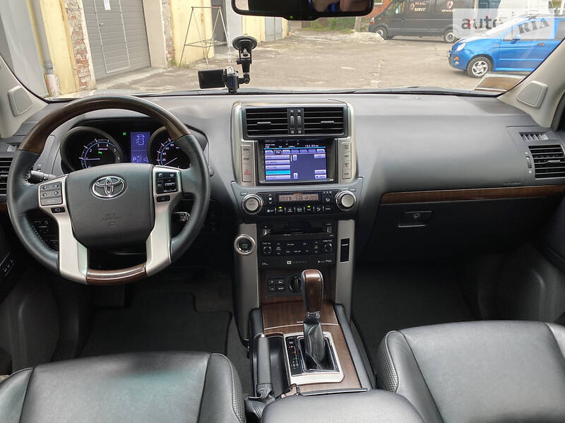 Позашляховик / Кросовер Toyota Land Cruiser Prado 2013 в Львові