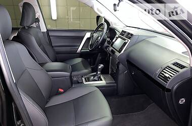 Позашляховик / Кросовер Toyota Land Cruiser Prado 2019 в 