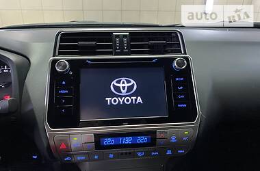 Позашляховик / Кросовер Toyota Land Cruiser Prado 2019 в 