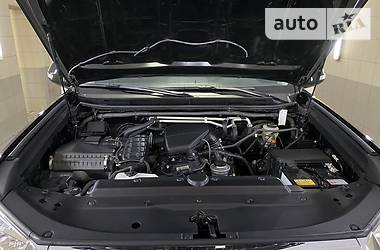 Позашляховик / Кросовер Toyota Land Cruiser Prado 2019 в 