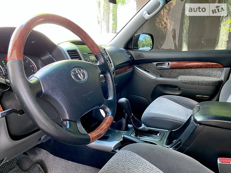 Позашляховик / Кросовер Toyota Land Cruiser Prado 2006 в Дніпрі