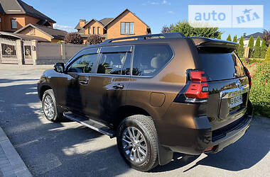 Позашляховик / Кросовер Toyota Land Cruiser Prado 2019 в 