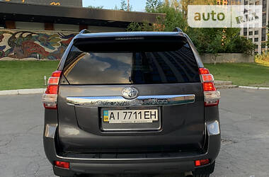 Позашляховик / Кросовер Toyota Land Cruiser Prado 2013 в 