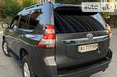 Позашляховик / Кросовер Toyota Land Cruiser Prado 2013 в 