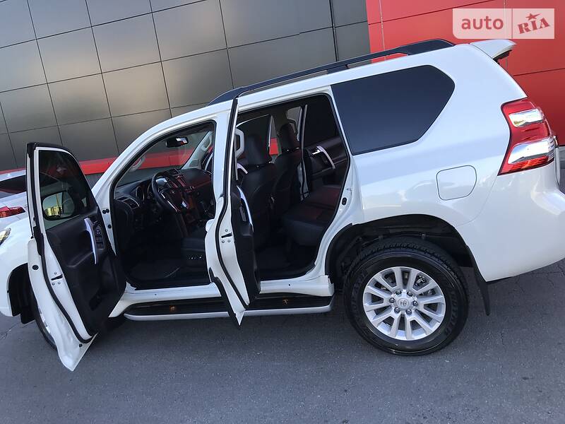Позашляховик / Кросовер Toyota Land Cruiser Prado 2017 в Вінниці