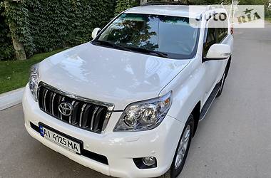 Внедорожник / Кроссовер Toyota Land Cruiser Prado 2011 в Киеве