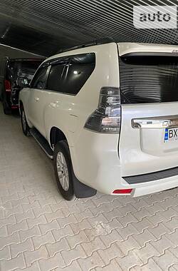 Внедорожник / Кроссовер Toyota Land Cruiser Prado 2017 в Хмельницком
