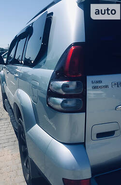 Позашляховик / Кросовер Toyota Land Cruiser Prado 2005 в 