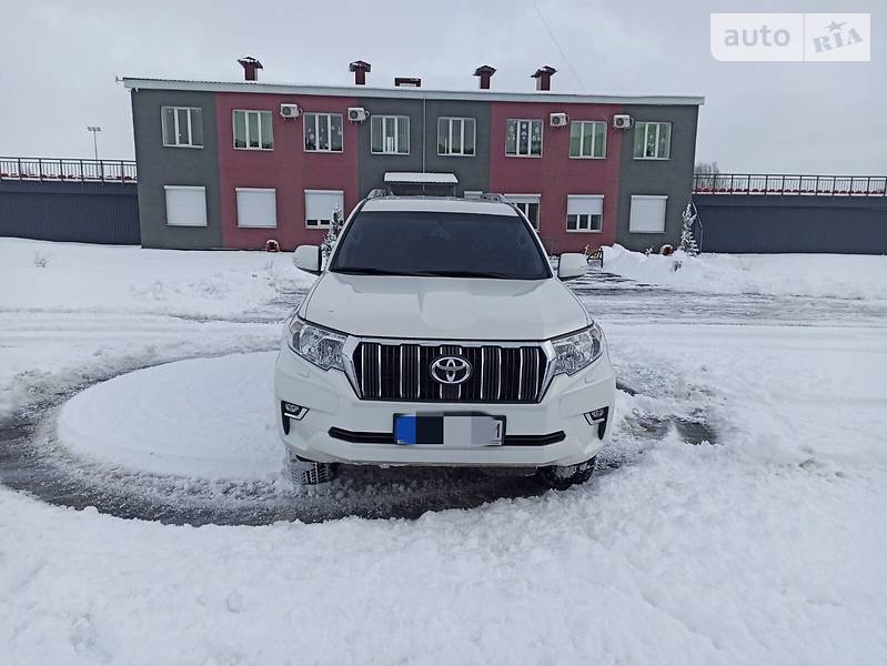 Внедорожник / Кроссовер Toyota Land Cruiser Prado 2019 в Покровске