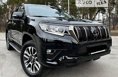 Внедорожник / Кроссовер Toyota Land Cruiser Prado 2021 в 