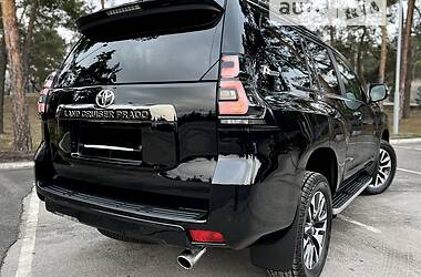 Внедорожник / Кроссовер Toyota Land Cruiser Prado 2021 в 