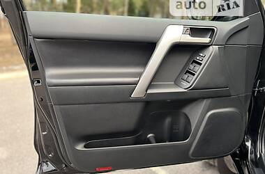 Внедорожник / Кроссовер Toyota Land Cruiser Prado 2021 в 