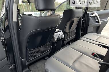 Внедорожник / Кроссовер Toyota Land Cruiser Prado 2021 в 