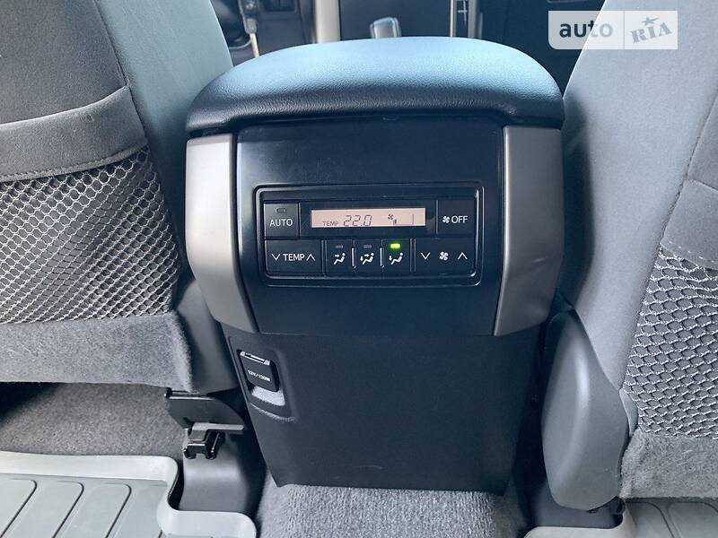 Внедорожник / Кроссовер Toyota Land Cruiser Prado 2012 в Черновцах