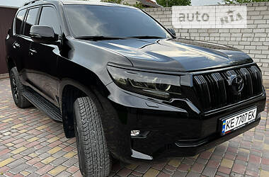 Внедорожник / Кроссовер Toyota Land Cruiser Prado 2020 в 