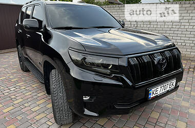 Внедорожник / Кроссовер Toyota Land Cruiser Prado 2020 в 
