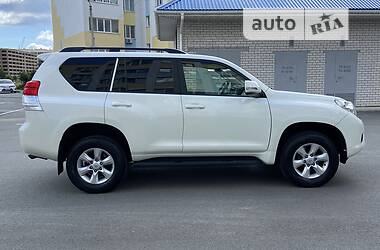 Внедорожник / Кроссовер Toyota Land Cruiser Prado 2013 в 