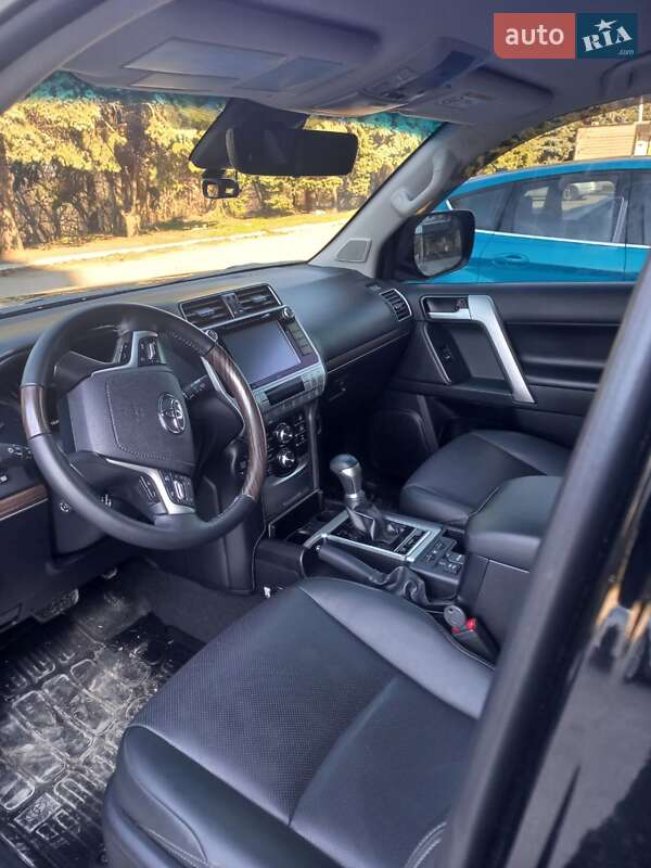 Позашляховик / Кросовер Toyota Land Cruiser Prado 2020 в Дніпрі