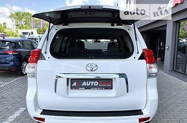 Позашляховик / Кросовер Toyota Land Cruiser Prado 2012 в 