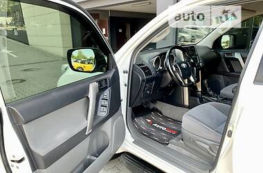 Позашляховик / Кросовер Toyota Land Cruiser Prado 2012 в 