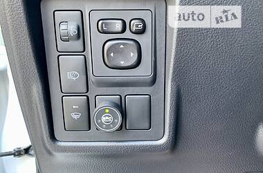 Позашляховик / Кросовер Toyota Land Cruiser Prado 2012 в 