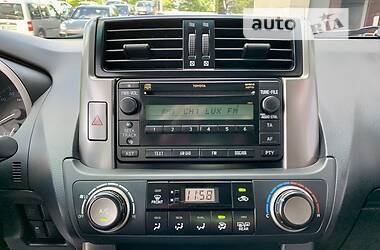Позашляховик / Кросовер Toyota Land Cruiser Prado 2012 в 
