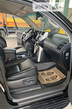 Внедорожник / Кроссовер Toyota Land Cruiser Prado 2010 в 