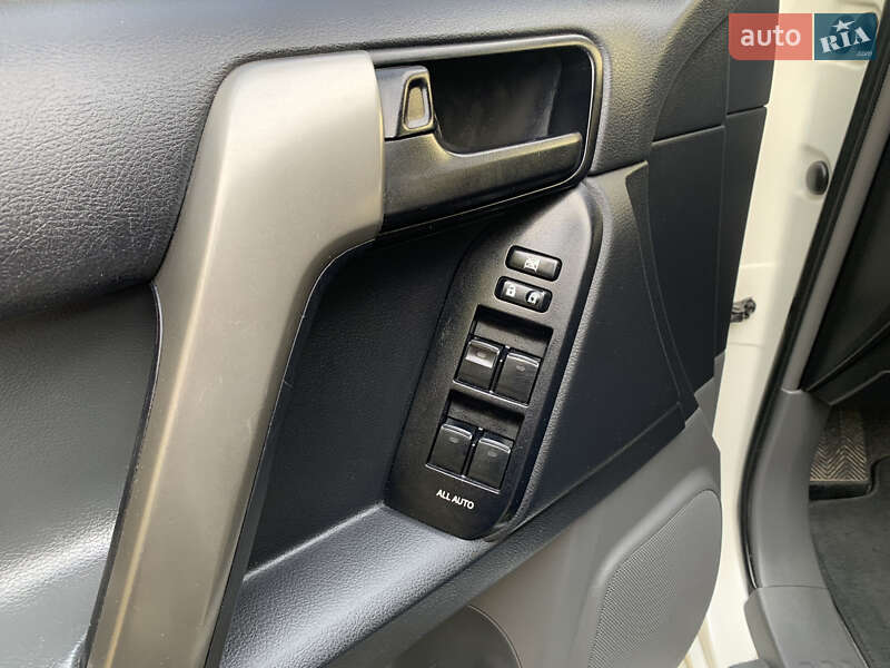 Внедорожник / Кроссовер Toyota Land Cruiser Prado 2013 в Тернополе фото 11 Внедорожник / Кроссовер Toyota Land Cruiser Prado 2013 в Тернополе