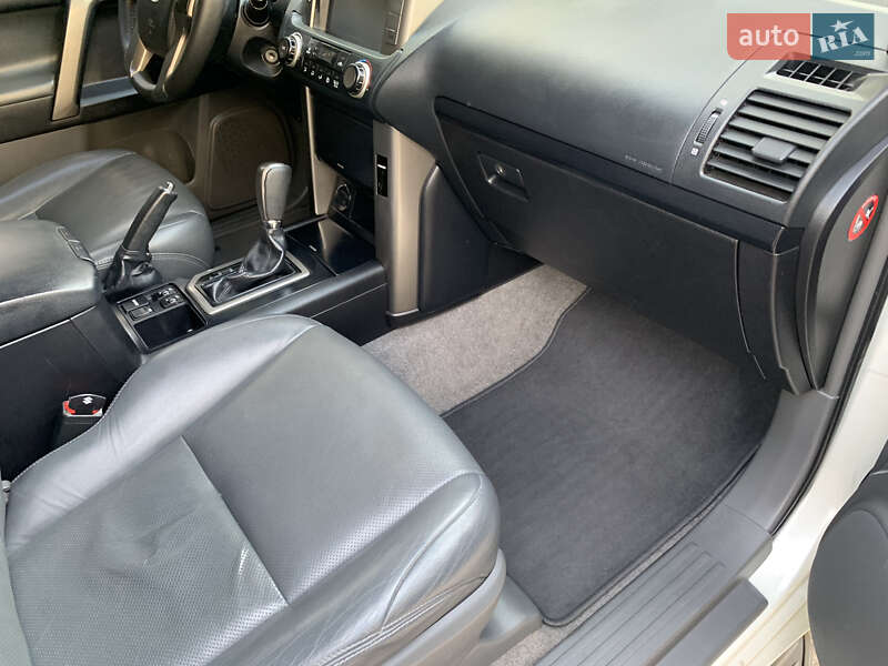 Внедорожник / Кроссовер Toyota Land Cruiser Prado 2013 в Тернополе фото 22 Внедорожник / Кроссовер Toyota Land Cruiser Prado 2013 в Тернополе