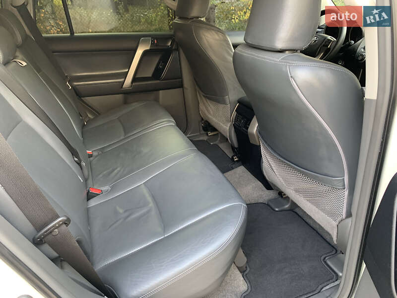 Внедорожник / Кроссовер Toyota Land Cruiser Prado 2013 в Тернополе фото 38 Внедорожник / Кроссовер Toyota Land Cruiser Prado 2013 в Тернополе